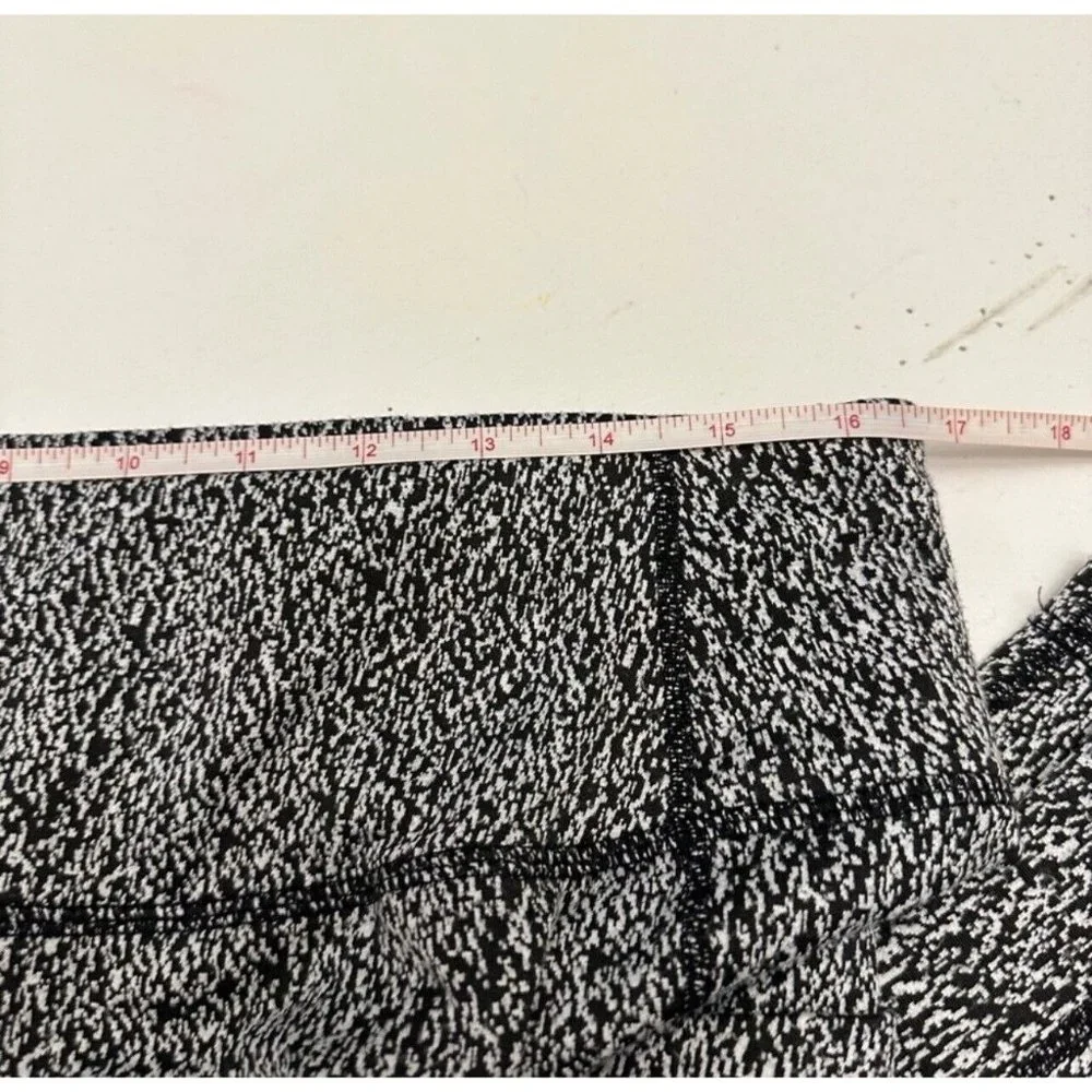 Womens Avia Leggings Plus Size XXL/2XG Black And White With Pockets 26.5” Inseam - Picture 3 of 5